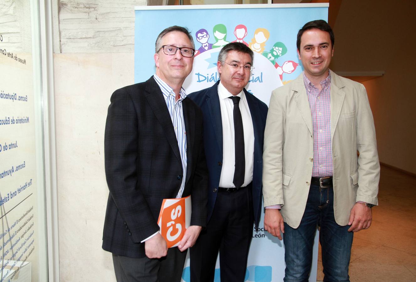 Francisco Javier Rodríguez y Roberto Moreno, de Ciudadanos, con Félix Blanco, de El Norte.