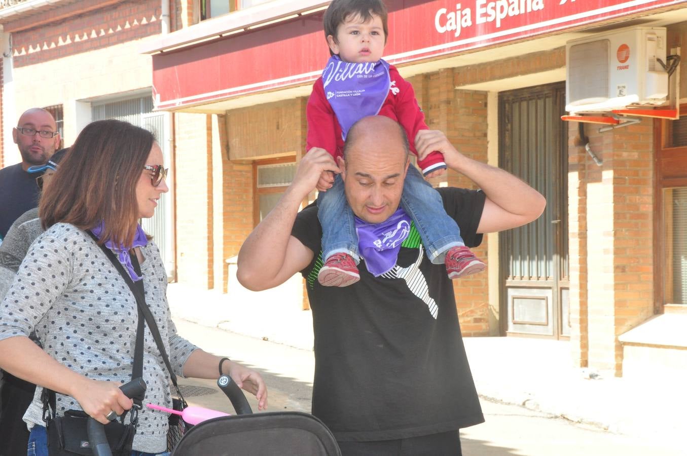 Gran ambiente en Villalar en la celebración del Día de la Comunidad (1/3)