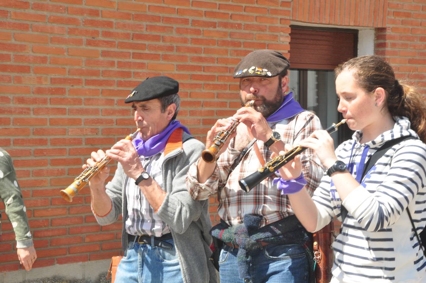 Gran ambiente en Villalar en la celebración del Día de la Comunidad (1/3)