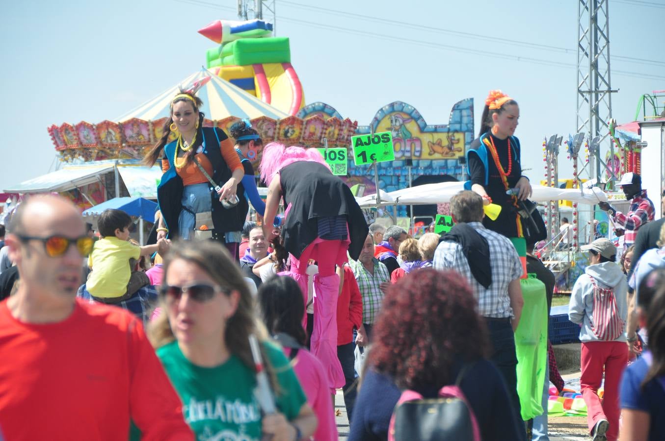 Gran ambiente en Villalar en la celebración del Día de la Comunidad (2/3)