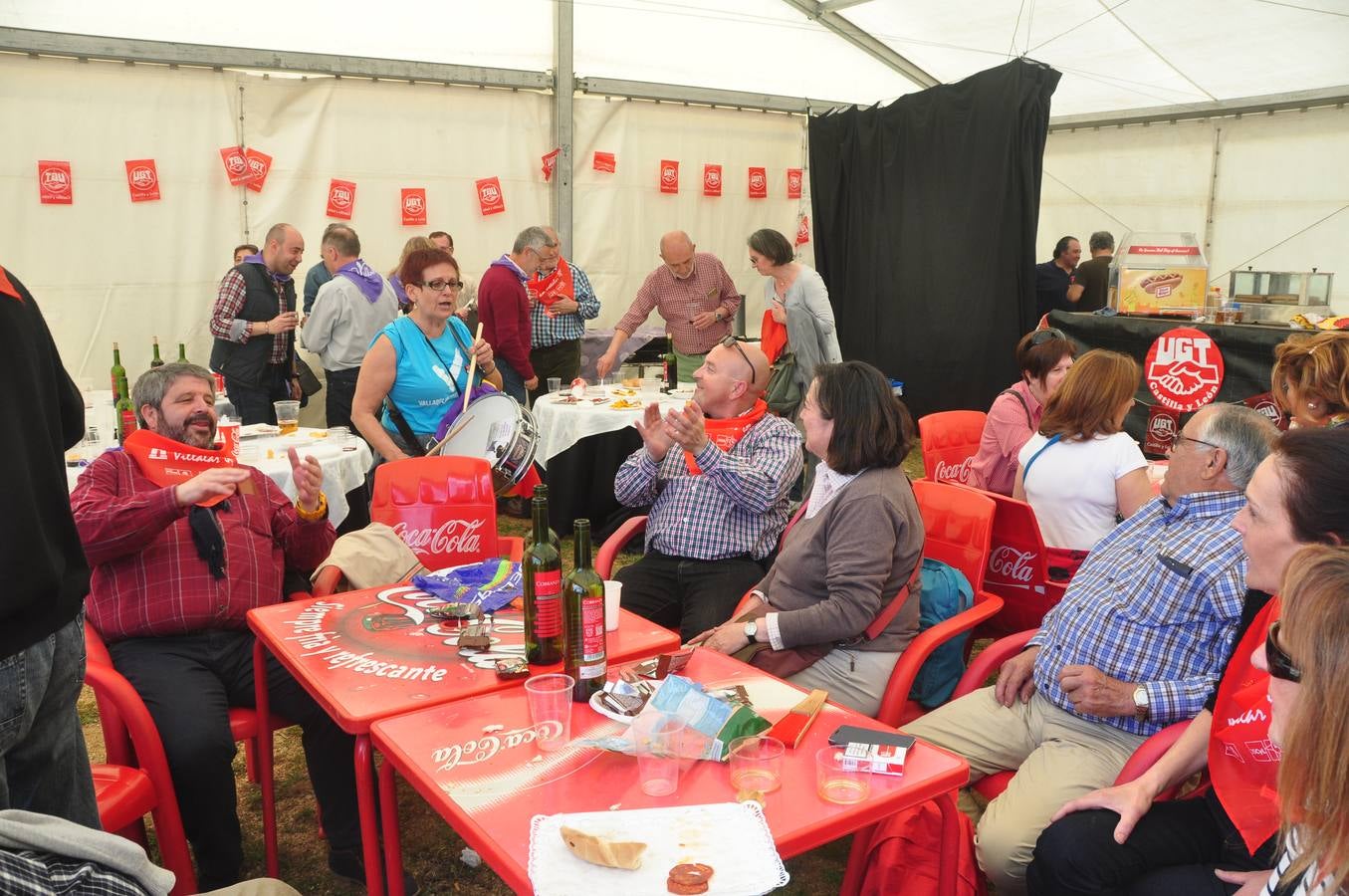 Gran ambiente en Villalar en la celebración del Día de la Comunidad (2/3)