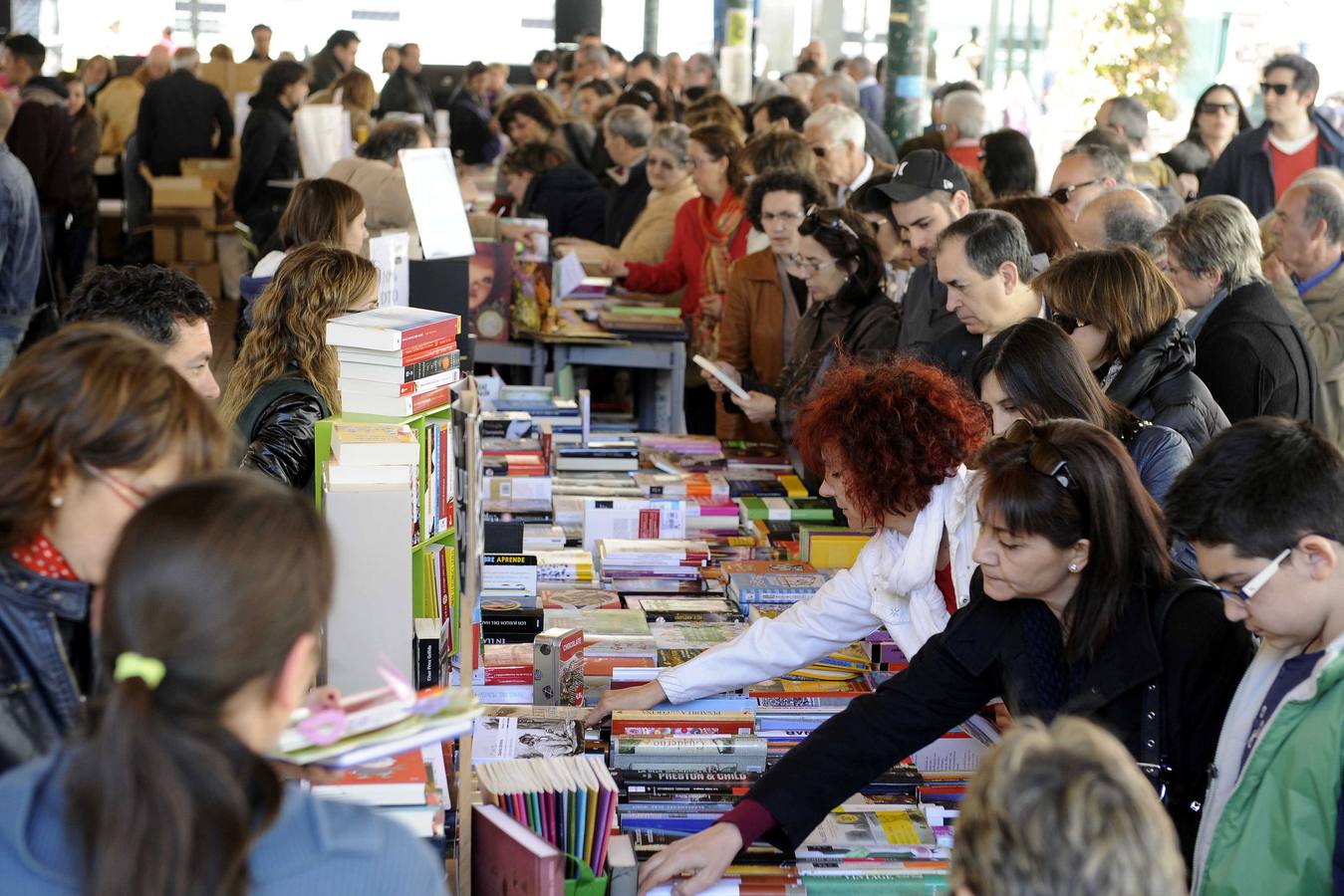 Día del Libro en la Plaza España de Valladolid