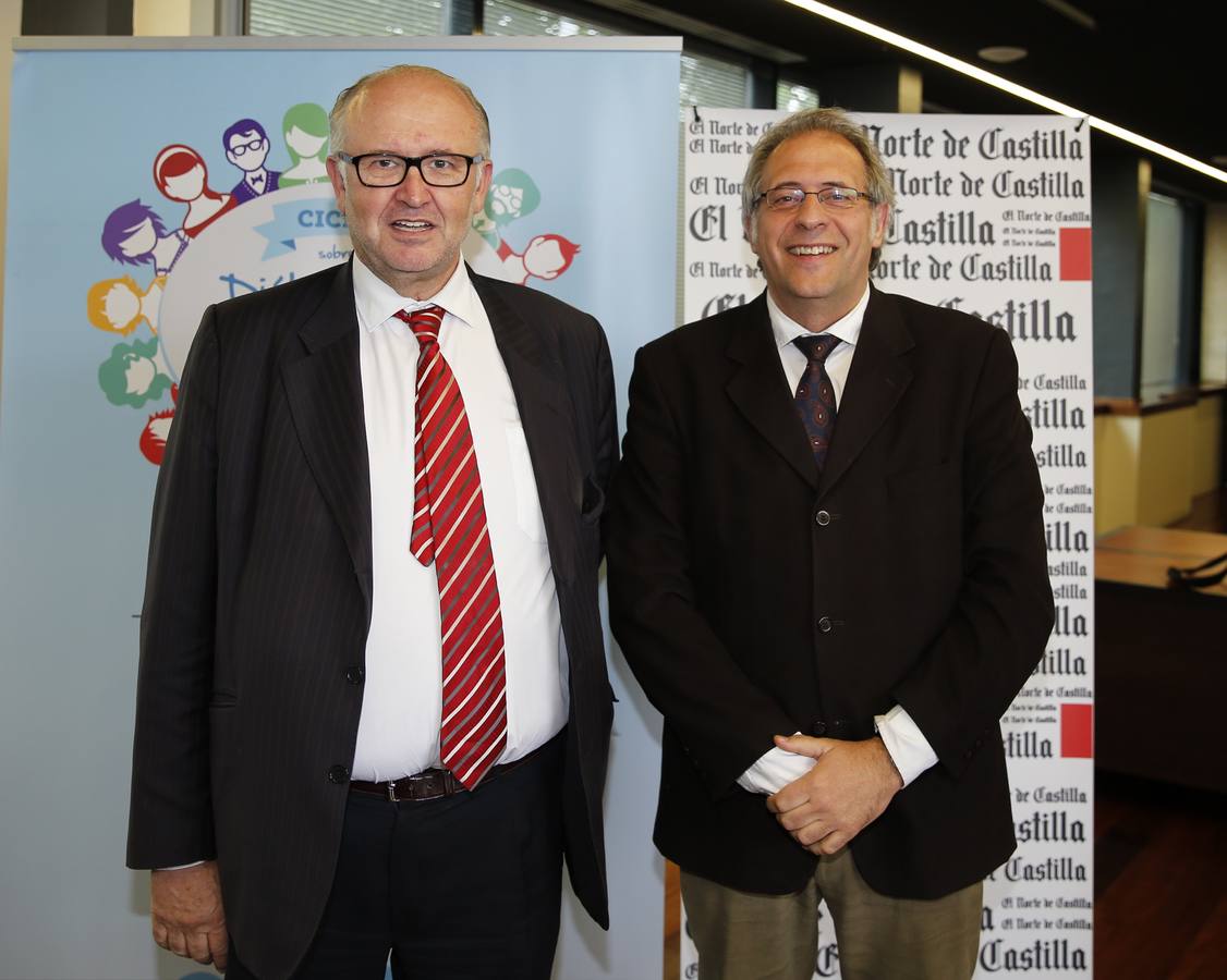 Pedro García, abogado, con el exsubdelegado del Gobierno, José A. Martínez Bermejo.