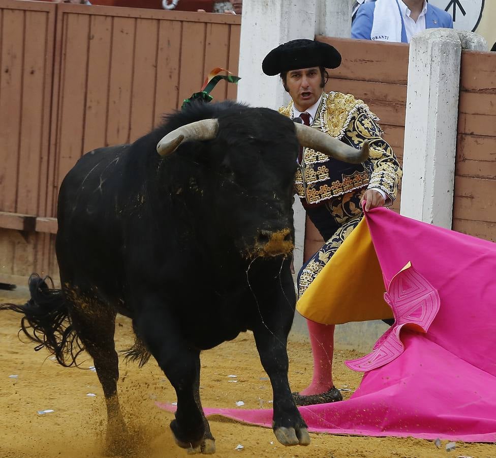 Castella abre la Puerta Grande de la Feria de San Pedro Regalado 2015