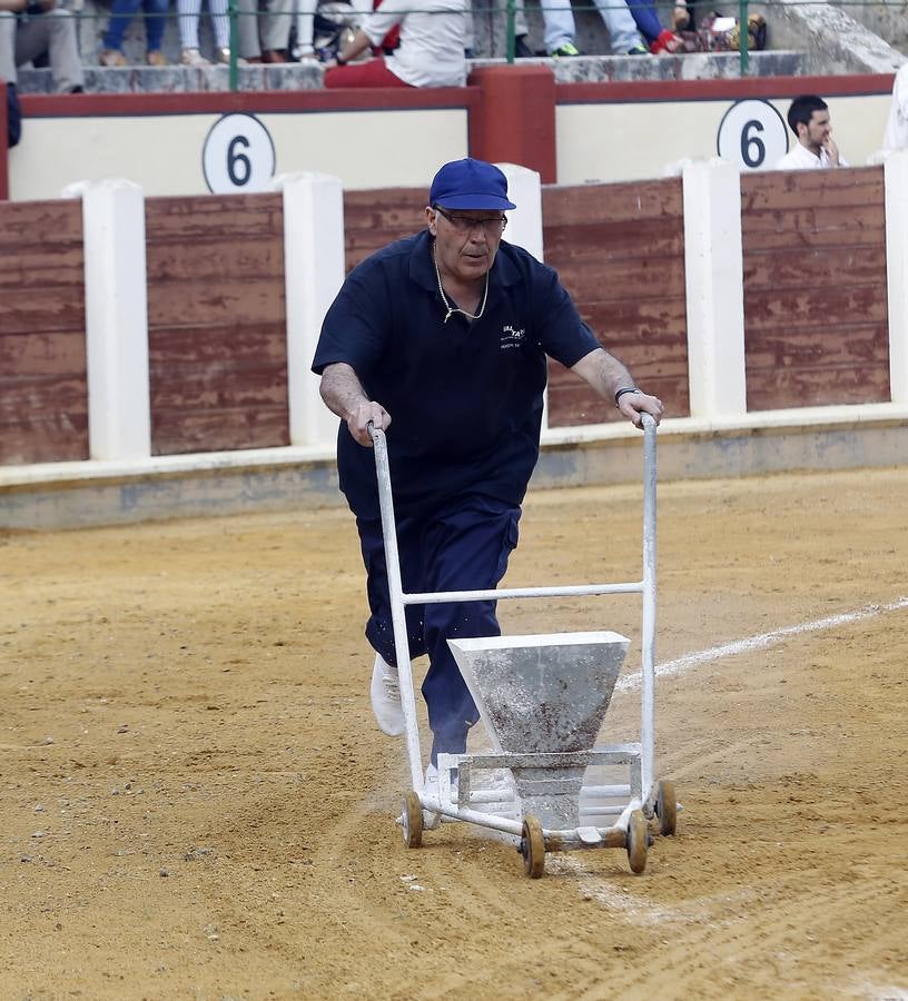 Castella abre la Puerta Grande de la Feria de San Pedro Regalado 2015