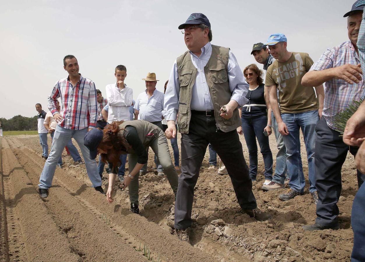 El candidato del PP a la Presidencia de la Junta de Castilla y León visita la provincia de Segovia