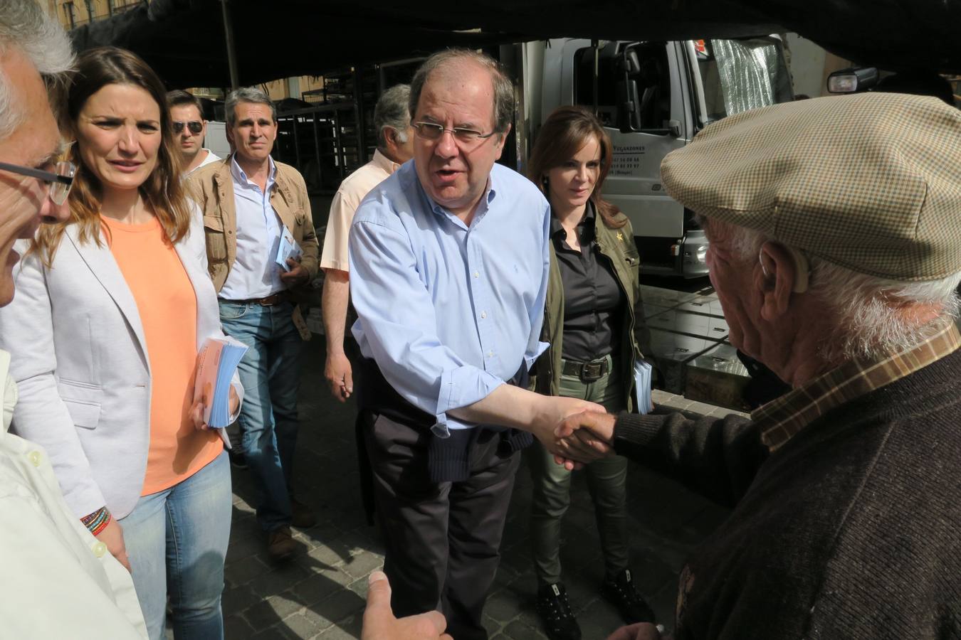 El candidato del PP a la Presidencia de la Junta de Castilla y León visita la provincia de Segovia