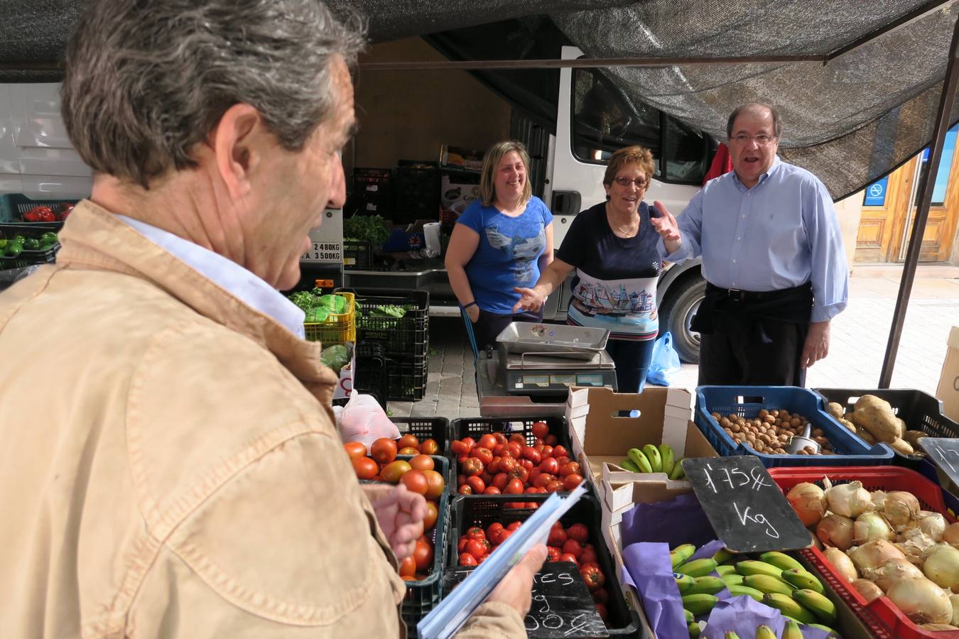 El candidato del PP a la Presidencia de la Junta de Castilla y León visita la provincia de Segovia