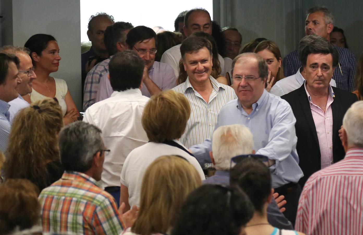 El candidato del PP a la Presidencia de la Junta de Castilla y León visita la provincia de Segovia