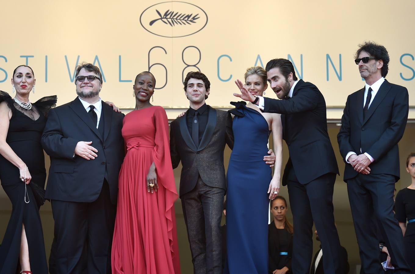 Los miembros del jurado Rossy de Palma, Guillermo del Toro, Rokia Traore, Xavier Dolan, Sienna Miller, Jake Gyllenhaal, y Joel Coen.