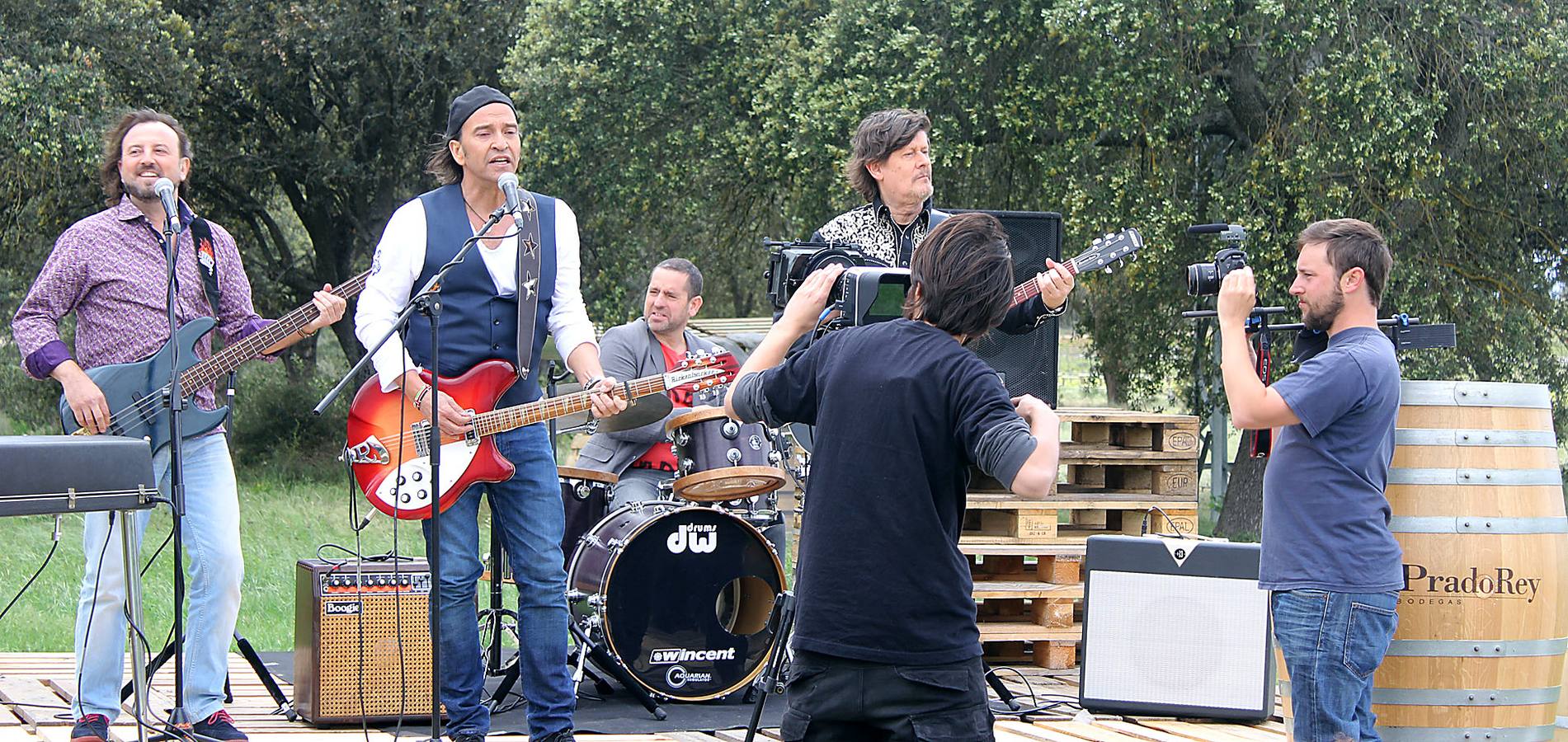 Los Secretos ruedan el videoclip de su nuevo disco en las Bodegas PradoRey