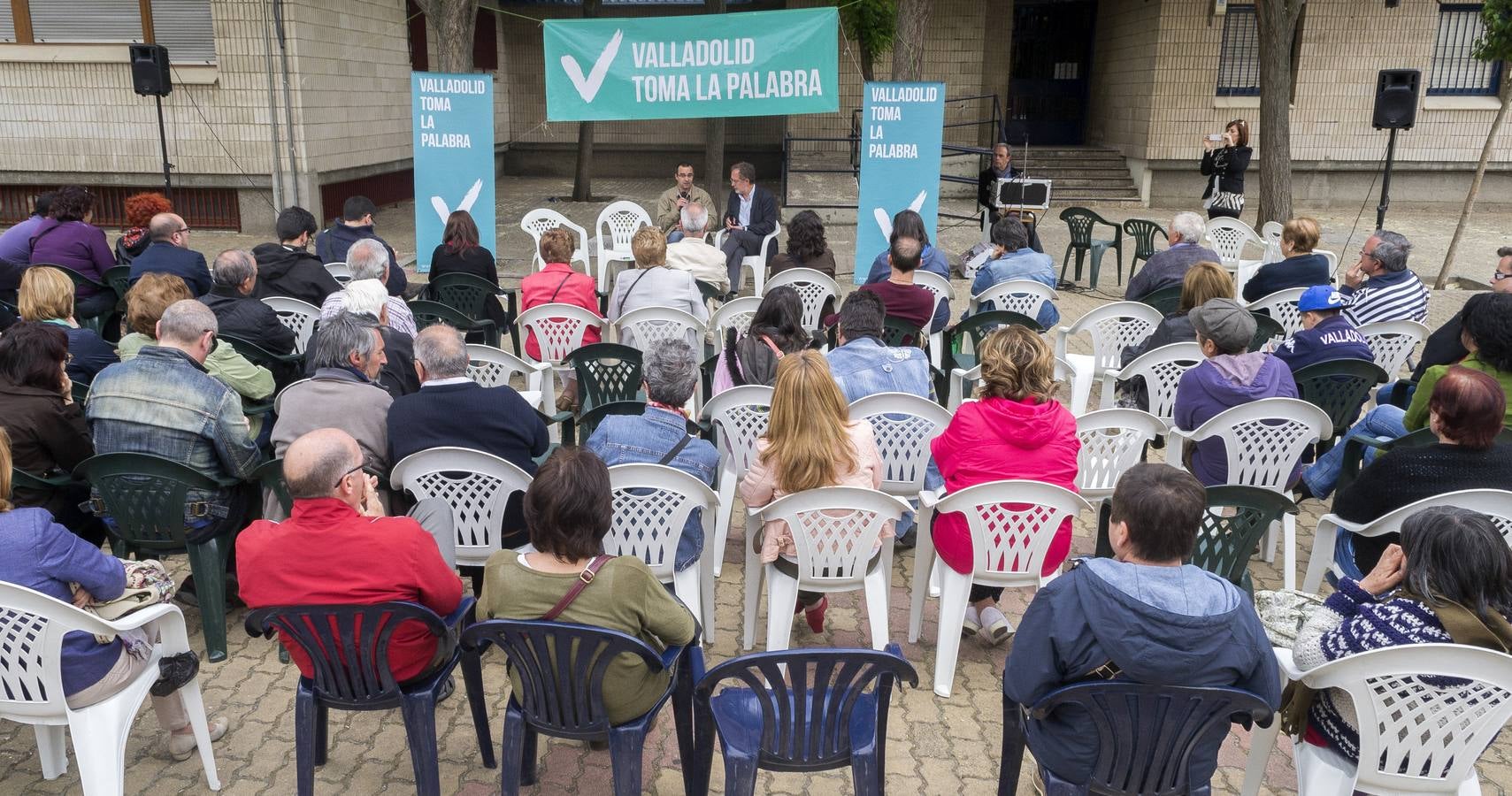 El candidato de Valladolid Toma la Palabra, Manuel Saravia, en un acto público celebrado en Delicias.