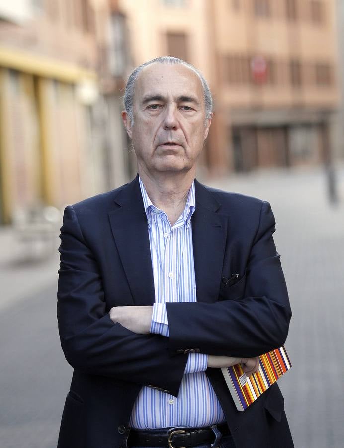 El poeta Luis Alberto de Cuenca en las V Jornadas de Poesía en Palencia