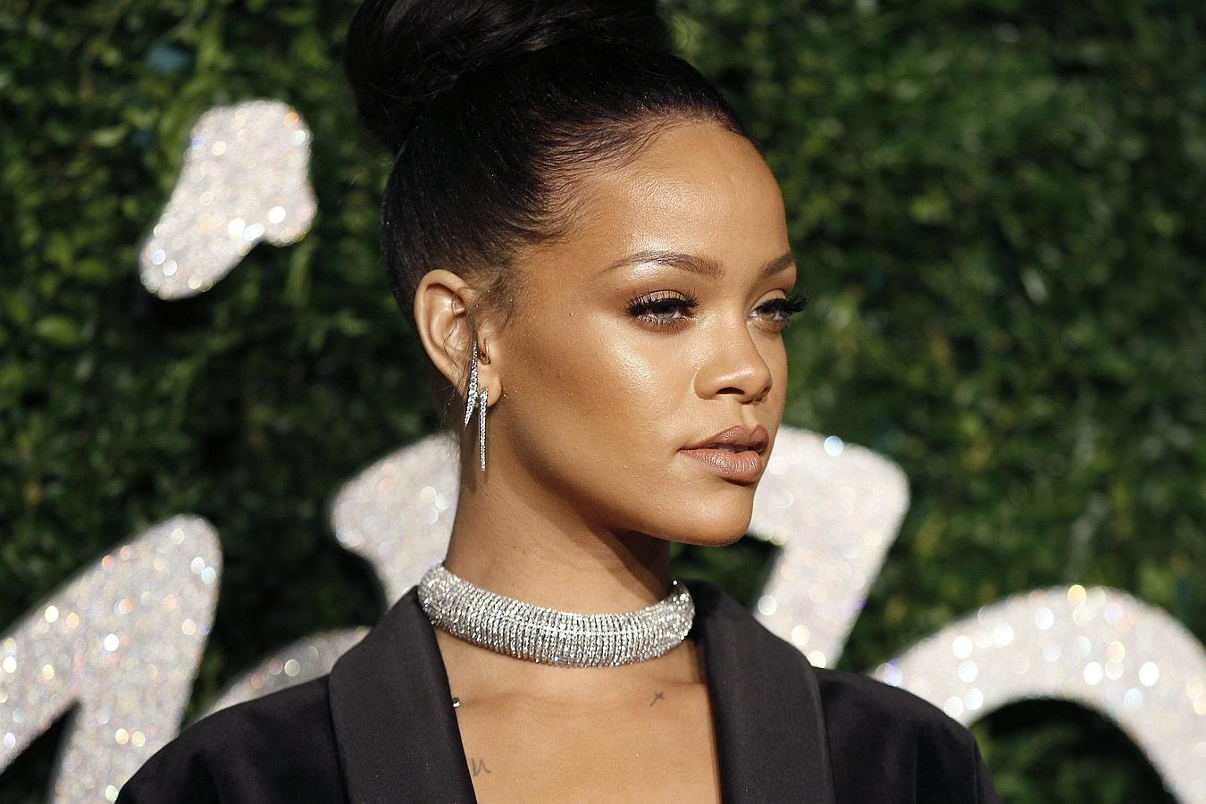 Rihanna y Neymar se cuelan en el registro del INE