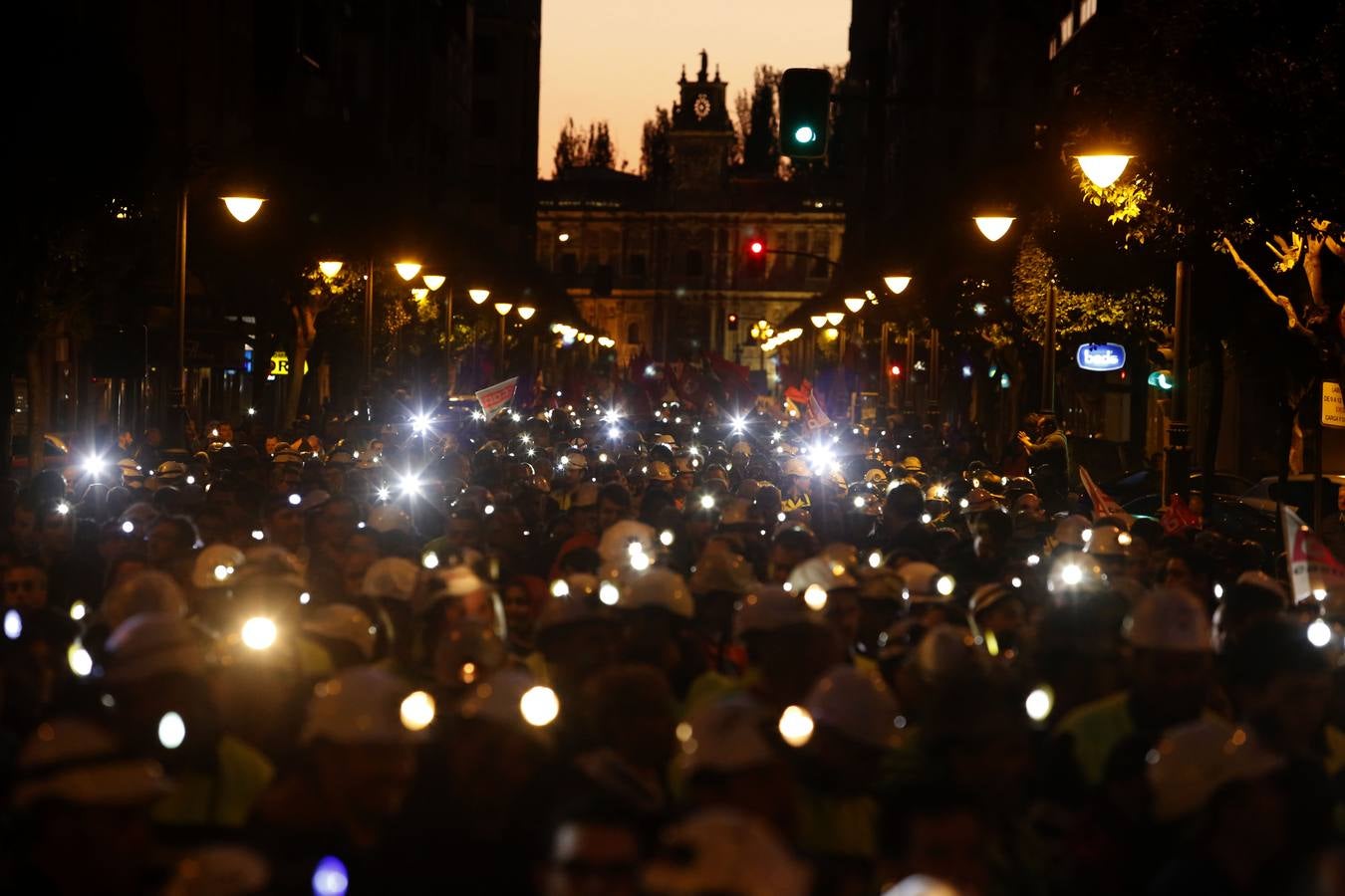 Marcha nocturna de mineros en León para reclamar una solución a la crisis del sector