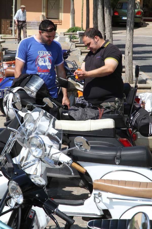 Concentración de motos &#039;Scooter run&#039; en Peñafiel (Valladolid)