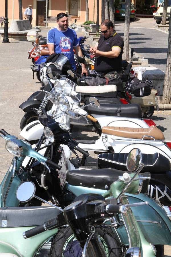 Concentración de motos &#039;Scooter run&#039; en Peñafiel (Valladolid)