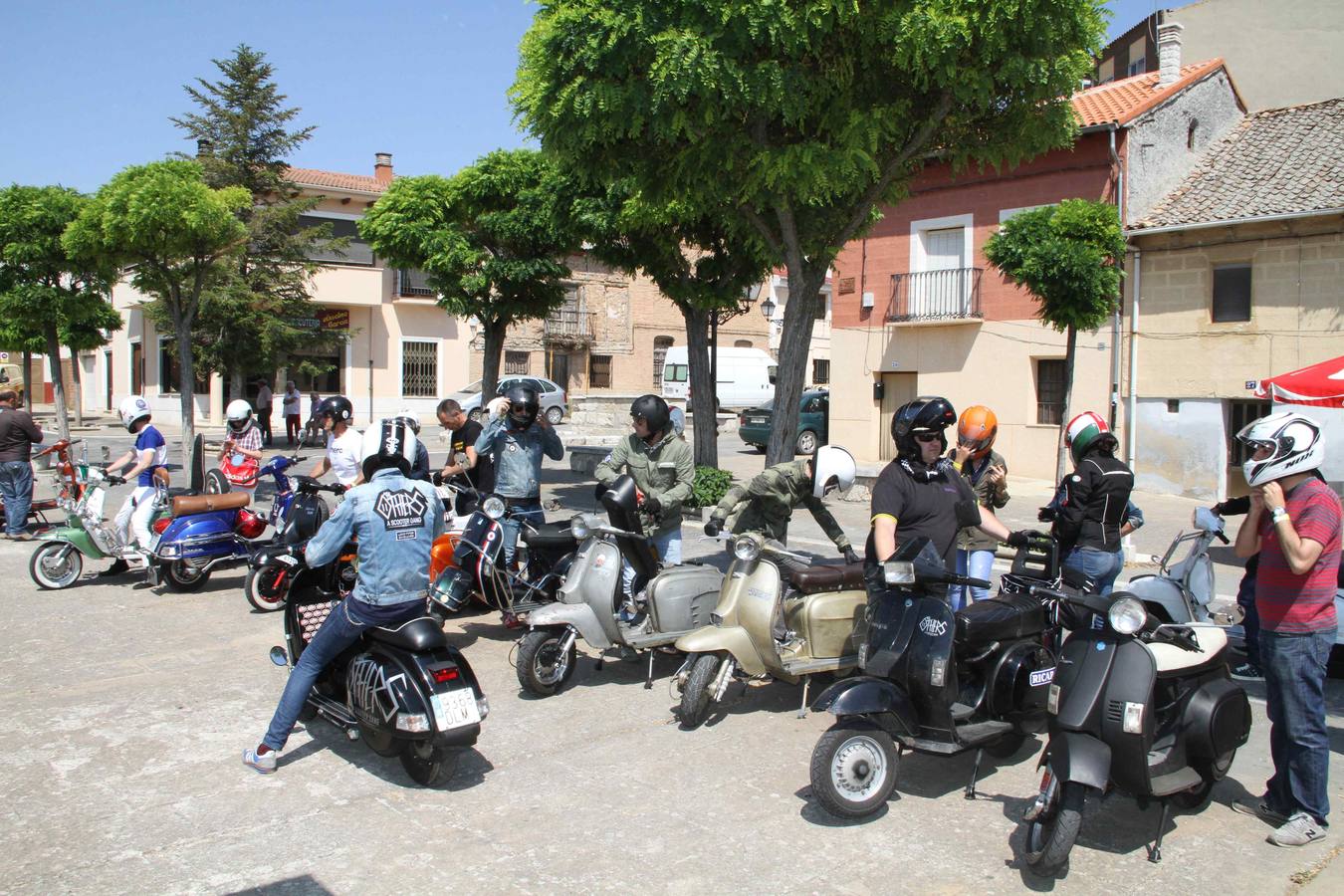 Concentración de motos &#039;Scooter run&#039; en Peñafiel (Valladolid)