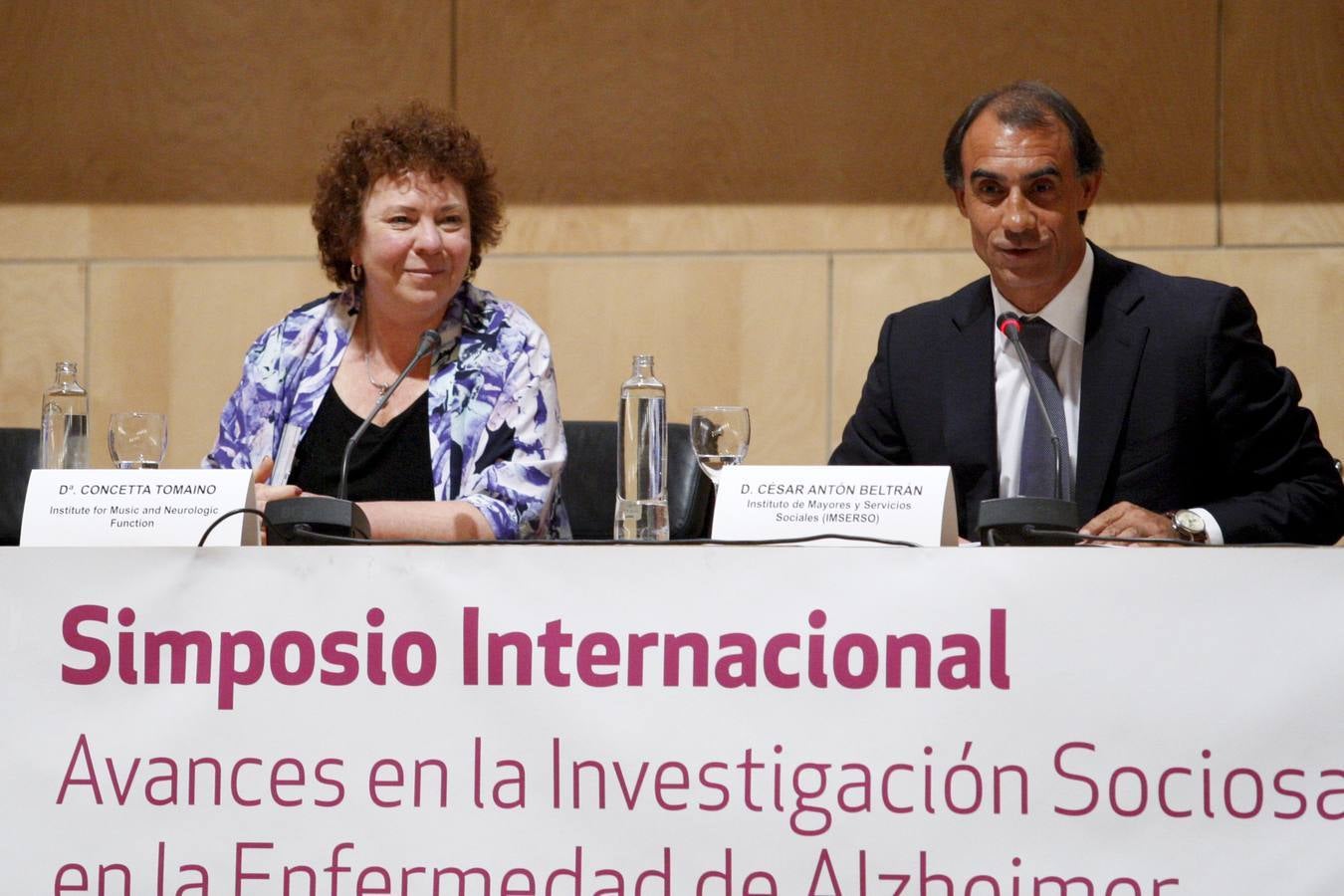 La reina Doña Sofía inaugura en Salamanca el III Simposio Internacional de Alzheimer (2/2)