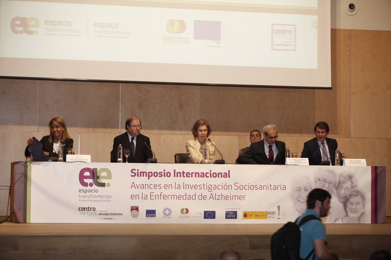La reina Doña Sofía inaugura en Salamanca el III Simposio Internacional de Alzheimer (1/2)