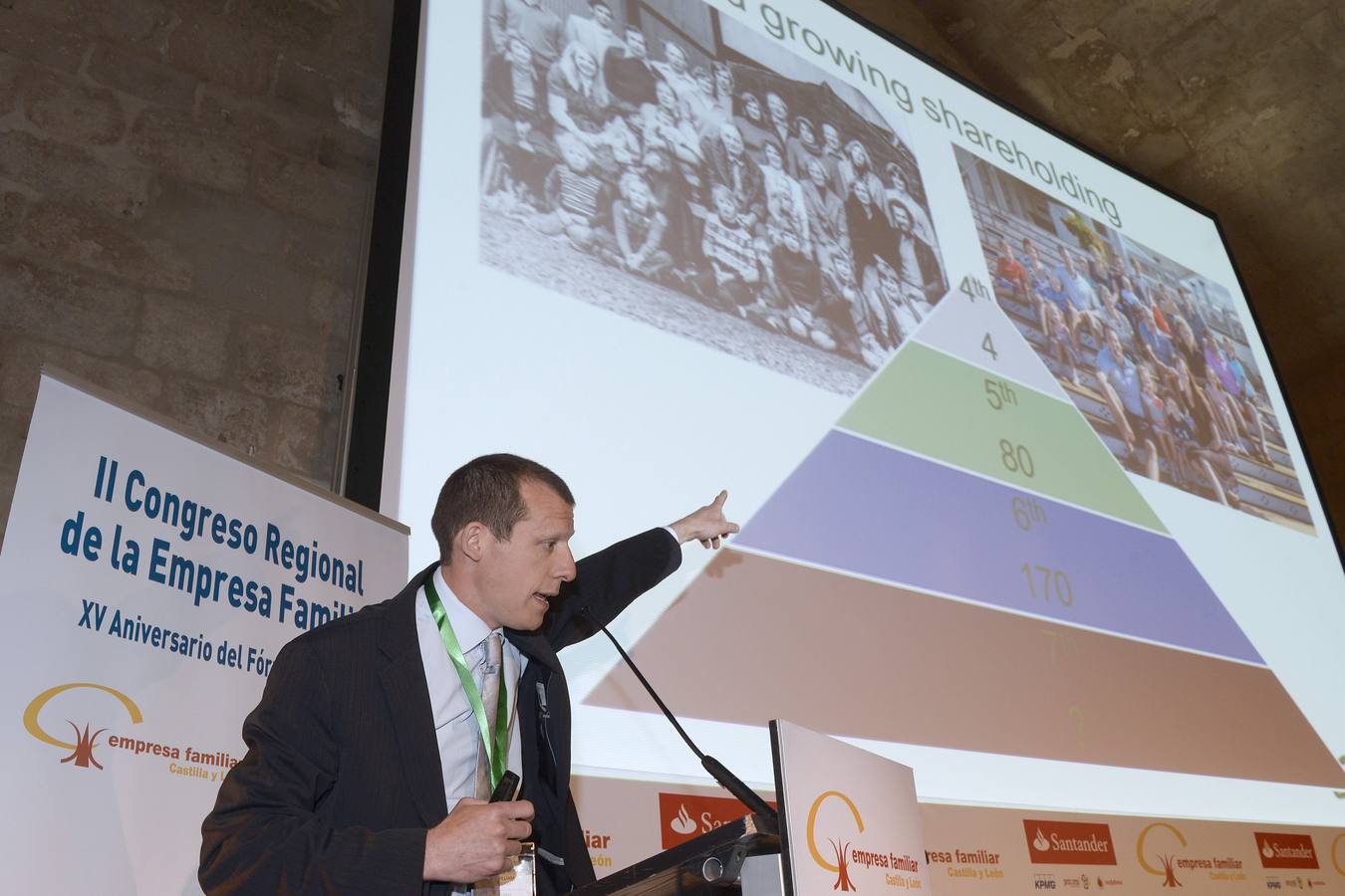 La ministra de Fomento inaugura el II Congreso Regional de la Empresa Familiar en Valbuena de Duero (Valladolid)