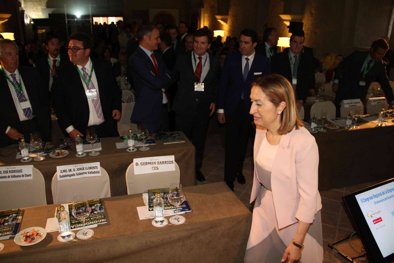 La ministra de Fomento inaugura el II Congreso Regional de la Empresa Familiar en Valbuena de Duero (Valladolid)