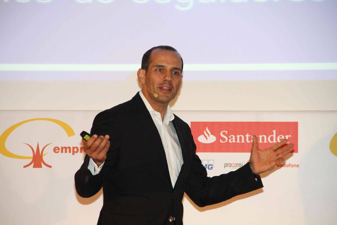 La ministra de Fomento inaugura el II Congreso Regional de la Empresa Familiar en Valbuena de Duero (Valladolid)