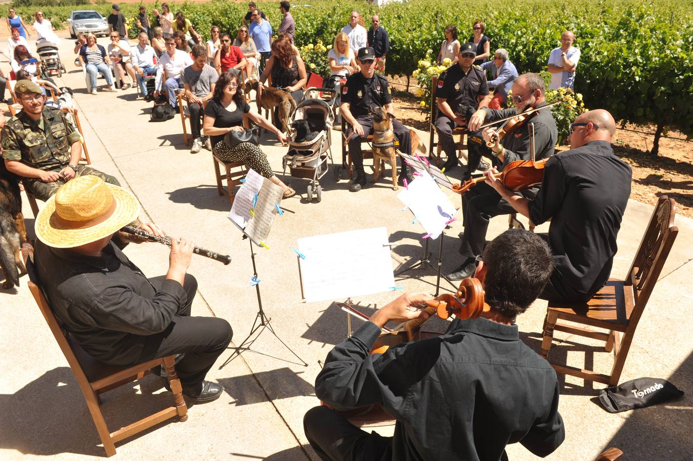 Concierto para perros en &#039;Bodegas Liberalia&#039;