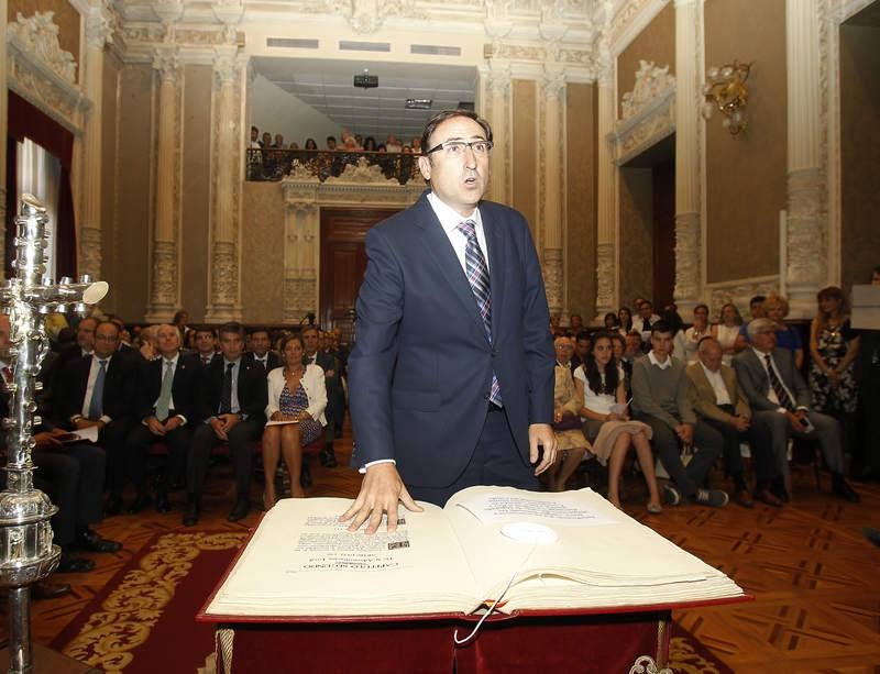 Toma de posesión de Ángeles Armisén como presidenta de la Diputación de Palencia (2/2)