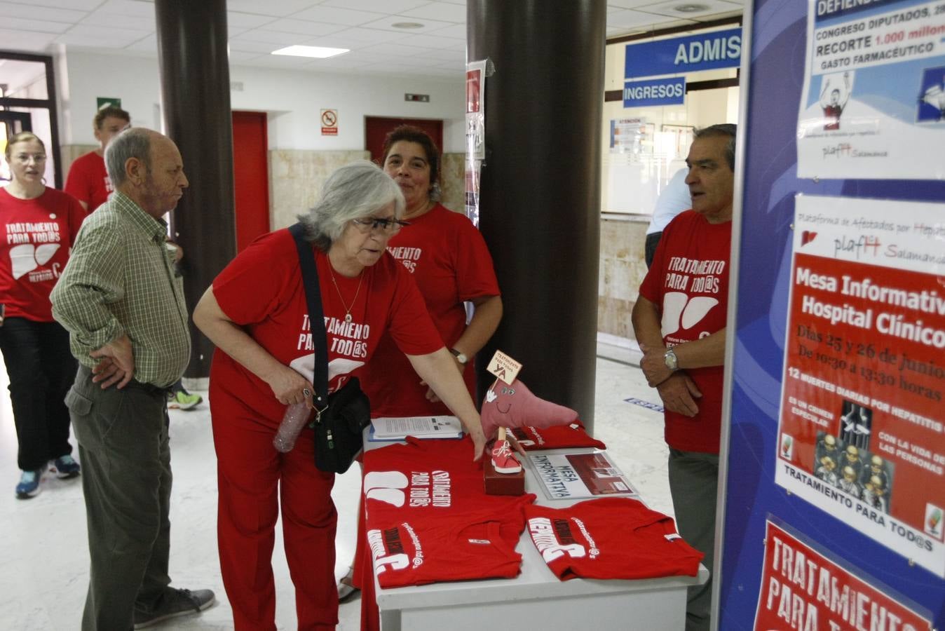 Afectados por la hepatitis C se manifiestan en Salamanca