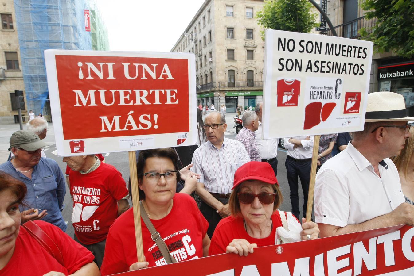 Afectados por la hepatitis C se manifiestan en Salamanca