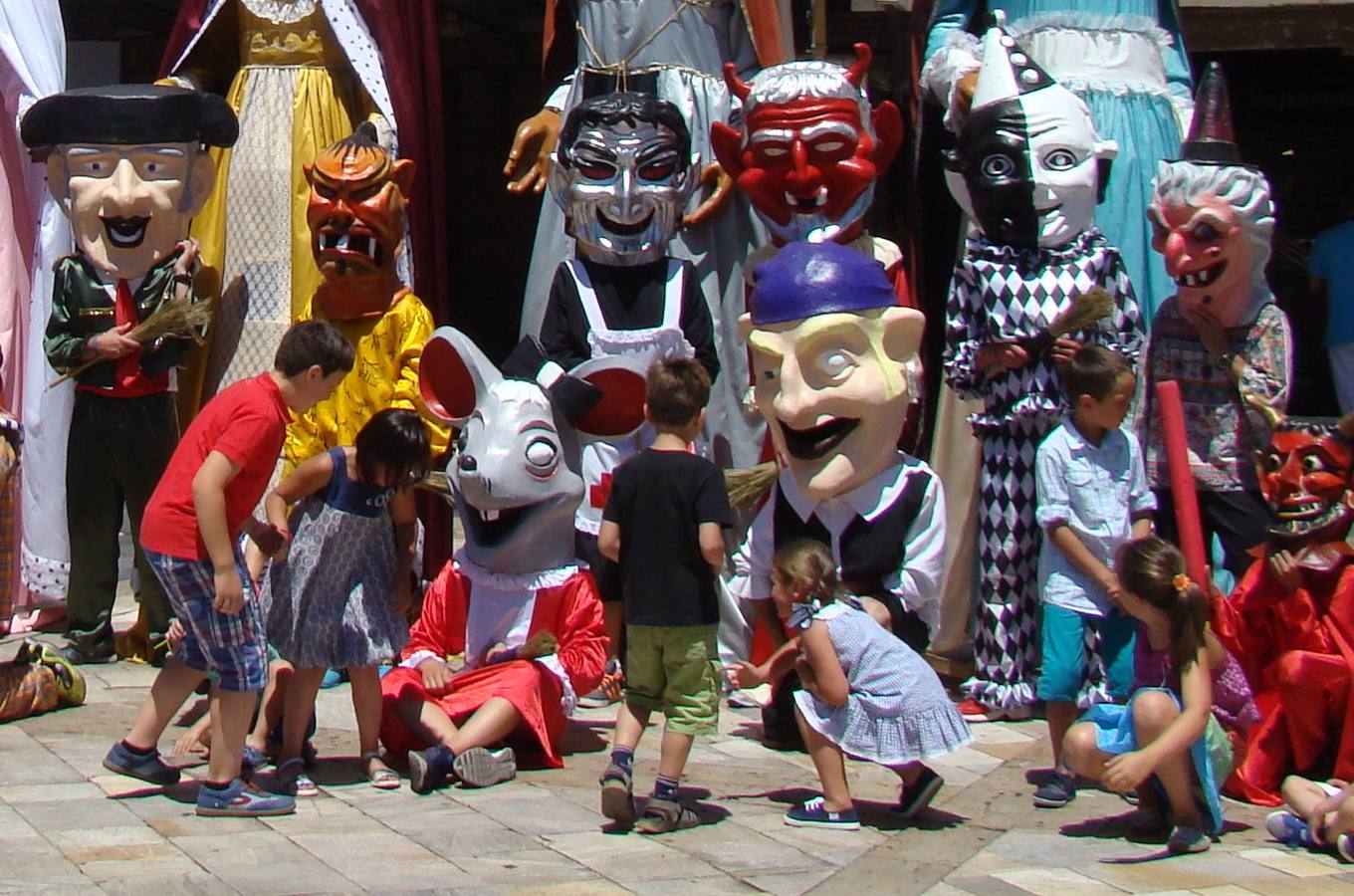 Octavo Encuentro de Gigantes y Cabezudos en Aguilar de Campoo