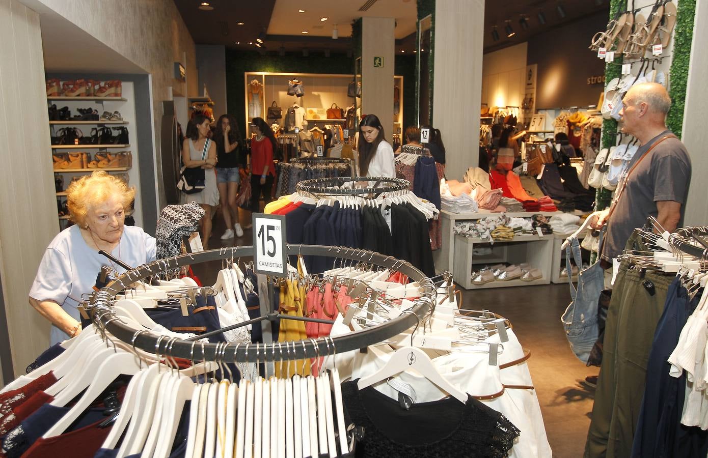 Comienzan las rebajas de verano en Palencia