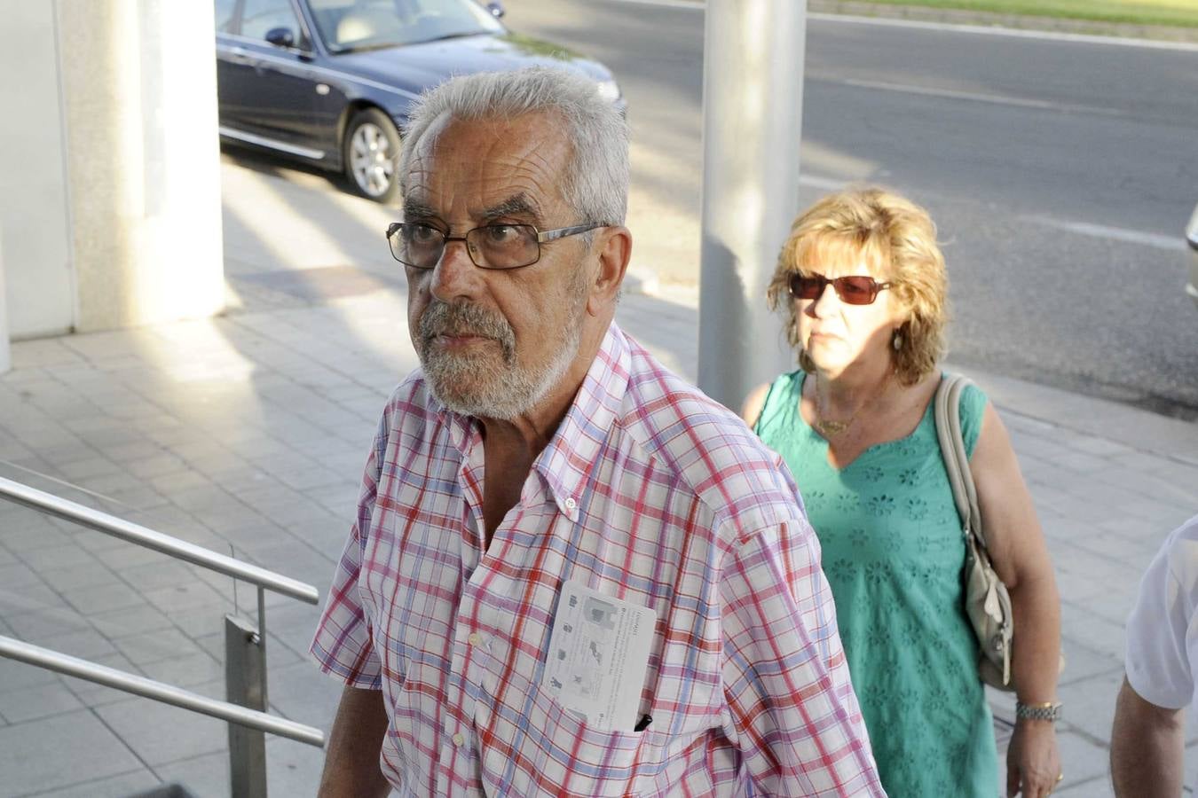 Políticos y personalidades locales visitan el tanatorio con motivo del fallecimiento de Ángel Velasco