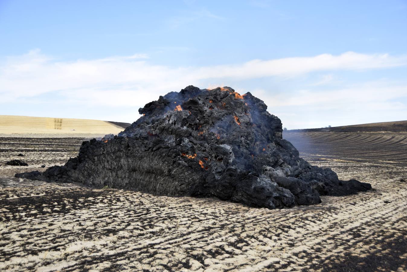 Incendio en la localidad vallisoletana de Puras, cerca de Segovia