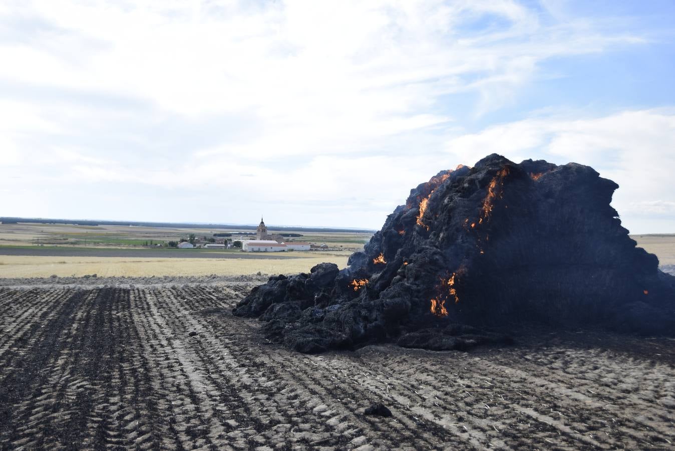 Incendio en la localidad vallisoletana de Puras, cerca de Segovia