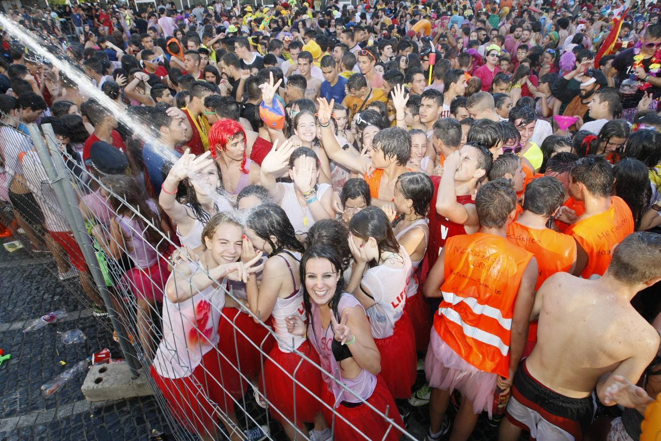 Gran ambiente y diversión en el inicio de las fiestas de Santa Marta de Tormes (Salamanca)