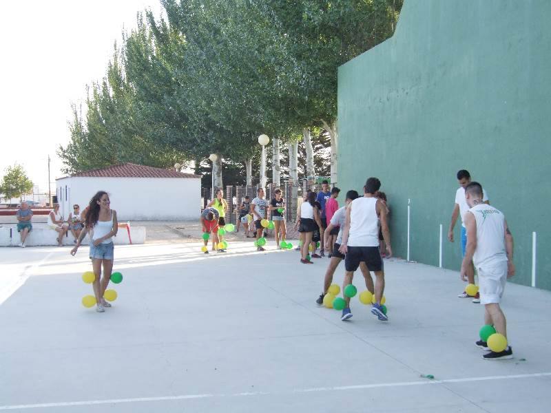 Juegos en las fiestas de Palaciosrubios (Salamanca) 1/2