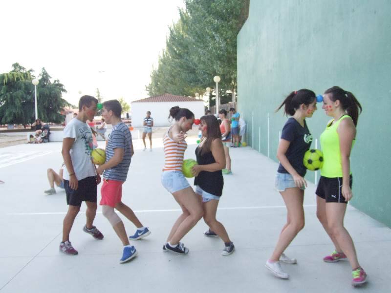 Juegos en las fiestas de Palaciosrubios (Salamanca) 1/2