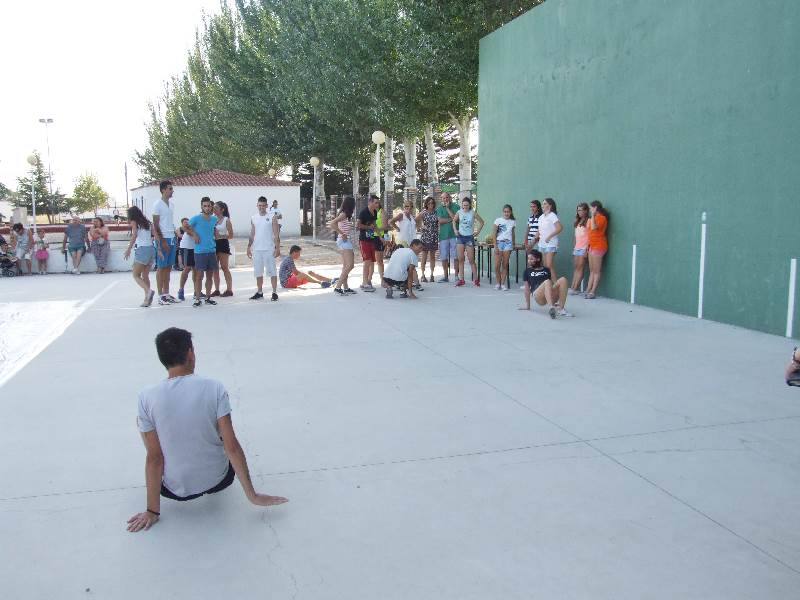 Juegos en las fiestas de Palaciosrubios (Salamanca) 1/2