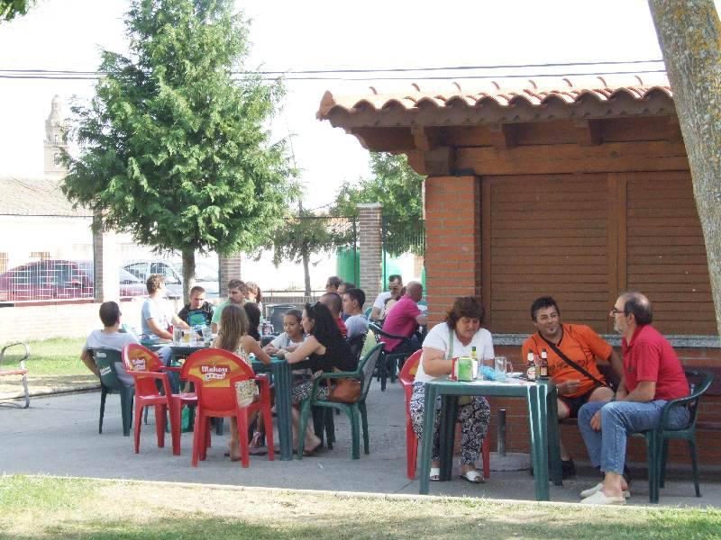 Juegos en las fiestas de Palaciosrubios (Salamanca) 2/2