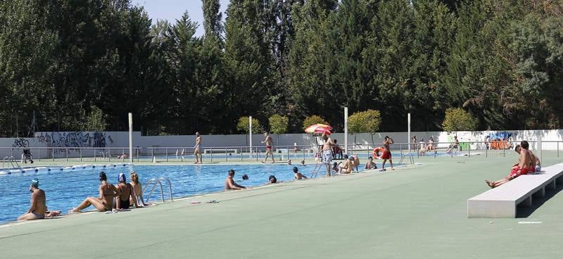 Gran afluencia de público en las piscinas del Sotillo de Palencia