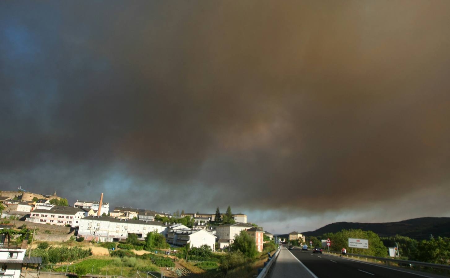 Incendio en Villafranca de El Bierzo (León)