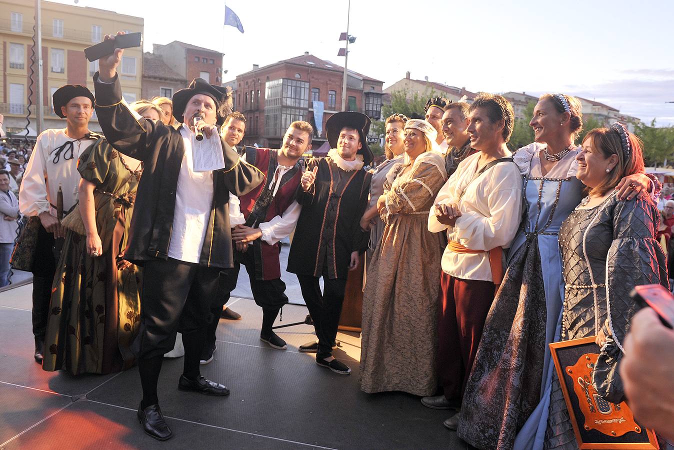 Fernando Cayo inaugura la Feria Renacentista de Medina del Campo