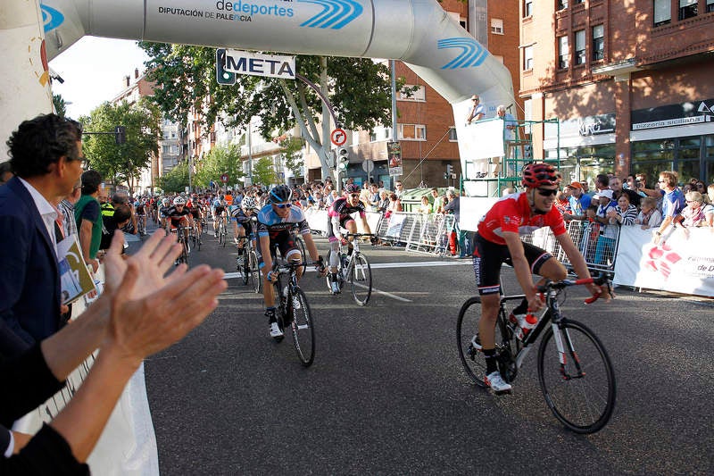 Víctor Etxeberria gana la 50ª edición de la Vuelta Ciclista a Palencia