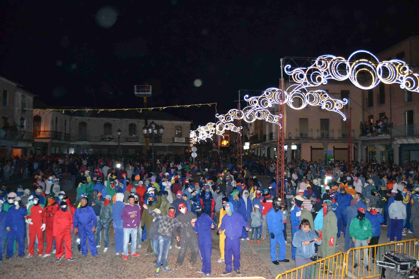 Pasacalles de fuego del día final de las fiestas de Peñaranda de Bracamonte