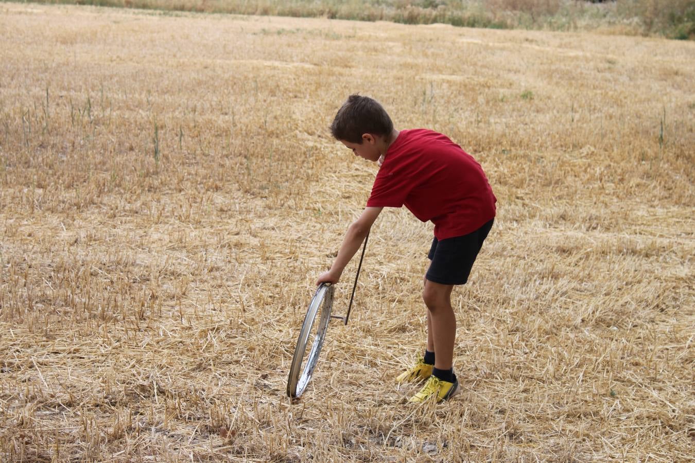 Taller de elaboración de adobes y juegos del ayer en la Semana Cultural de Cevico Navero (Palencia)