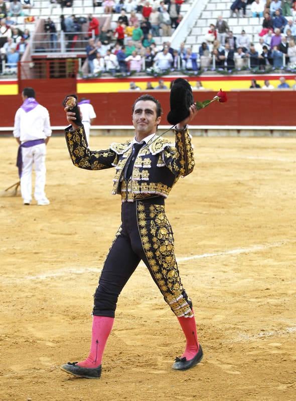 Padilla, El Fandi y Juan del Álamo en la segunda corrida de la feria de Palencia (1/2)