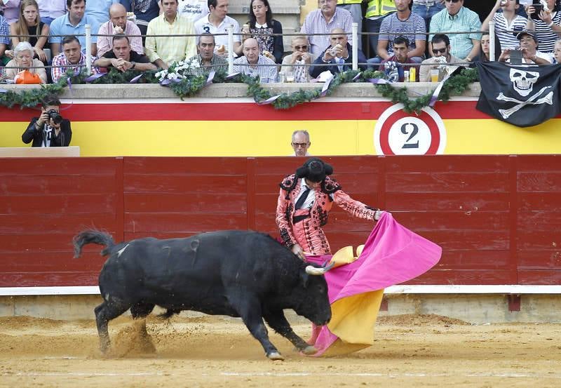 Padilla, El Fandi y Juan del Álamo en la segunda corrida de la feria de Palencia (2/2)