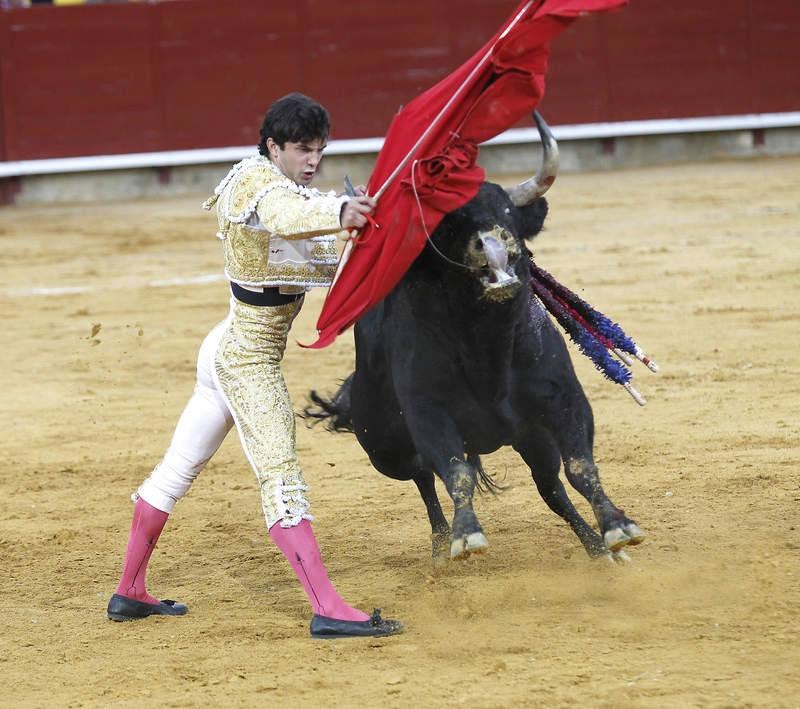 Padilla, El Fandi y Juan del Álamo en la segunda corrida de la feria de Palencia (2/2)